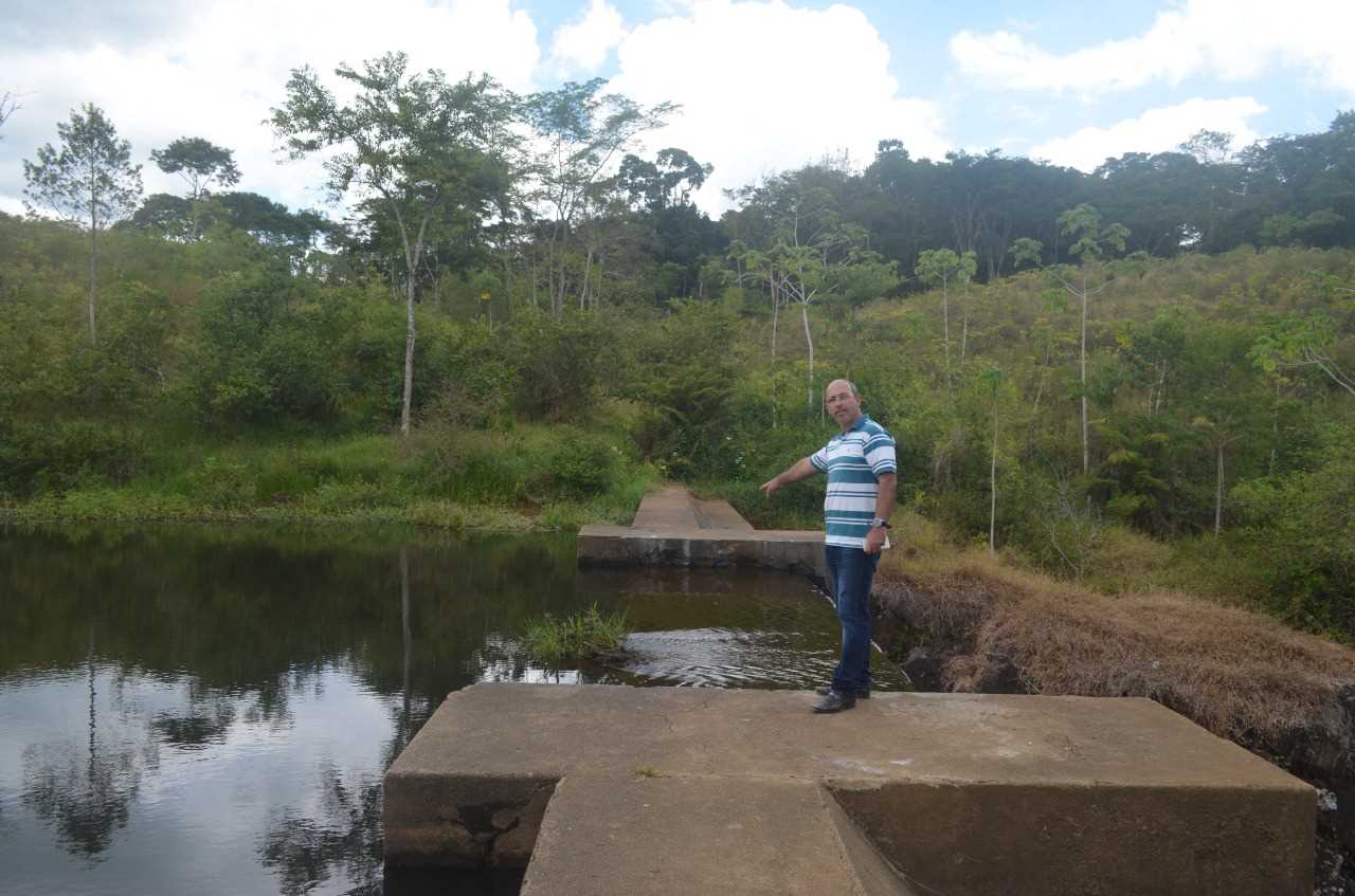 Prefeito solicita a Embasa manutenção dos serviços a respeito da Barragem